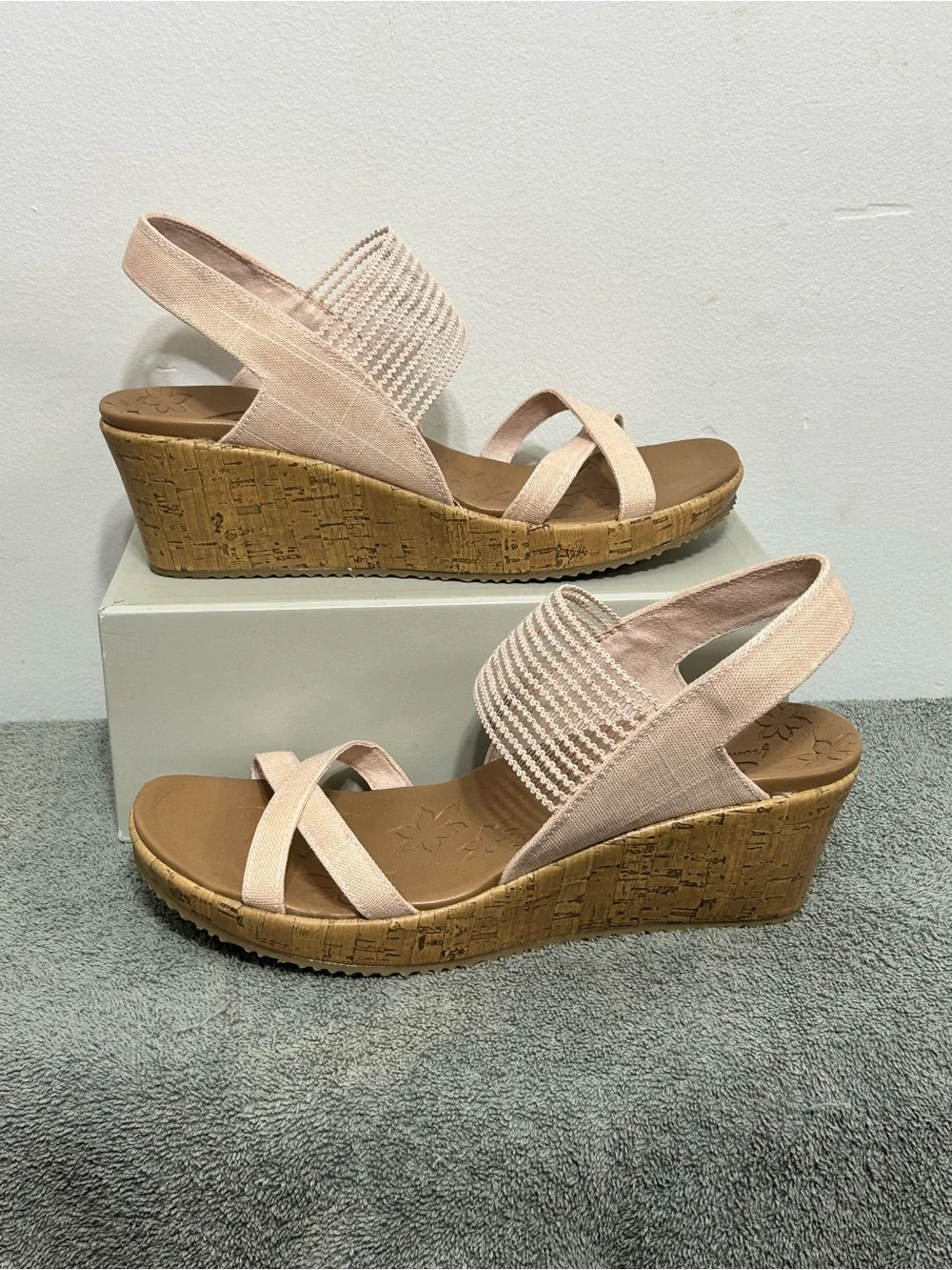 Sketchers Beverlee High Tea Cali Luxe Foam Wedges Womens Size 11 Pink